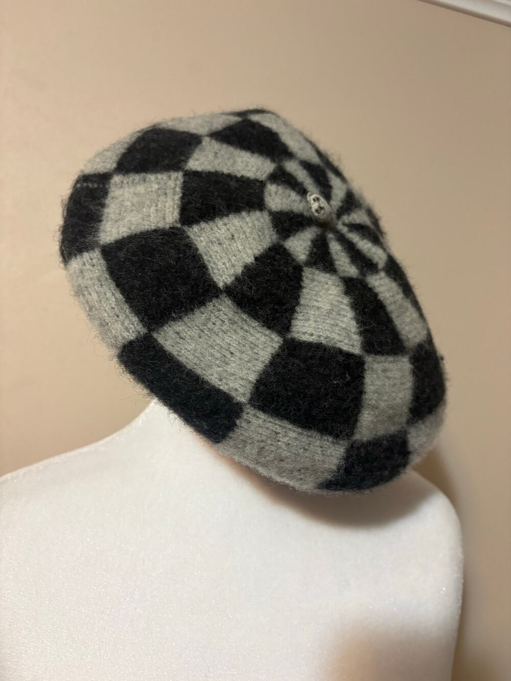Beret Black Gray Patterned